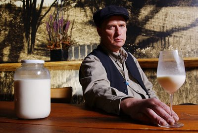 This is Michael Schmidt.  He says raw milk is good for you.  Pay no attention to the fact that he makes good money from selling it.